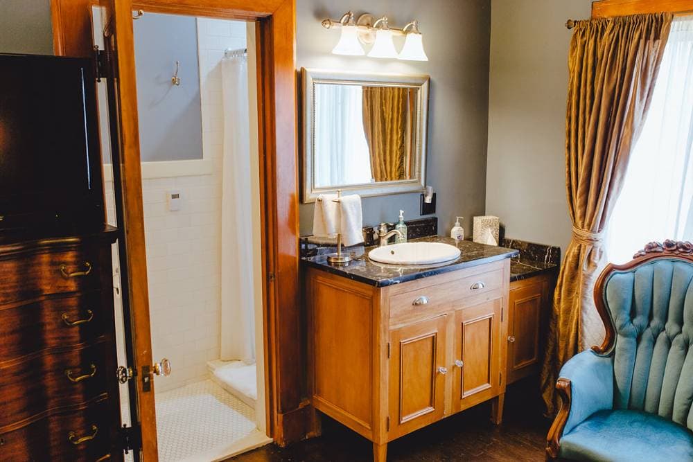 Ensuite bath with ensuite bath and heated floor